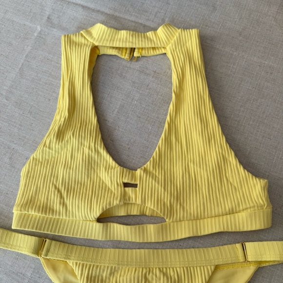 Beach Bunny Yellow Ribbed 2 Piece Bikini Set High Neck Cut Out - Picture 2 of 8